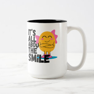 Caneca De Café Em Dois Tons Feliz Sorriso de Caráter redondo com Multas Rosa