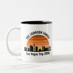 Caneca De Café Em Dois Tons Férias Personalizadas Sunset em Las Vegas Strip<br><div class="desc">Legal costume do horizonte de Las Vegas na caneca do pôr do sol para suas férias em família ou despedida de solteiro para a cidade das luzes. Gamble do nascer do sol ao pôr do sol nesta cidade e lembre-se disso com esta lembrança de keepsasasair.</div>