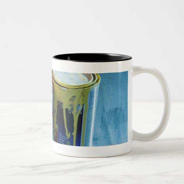 Caneca De Café Em Dois Tons Fim-acima de quatro latas da pintura (Direita)