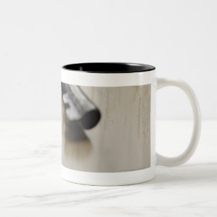 Caneca De Café Em Dois Tons Fim-acima de uma chave