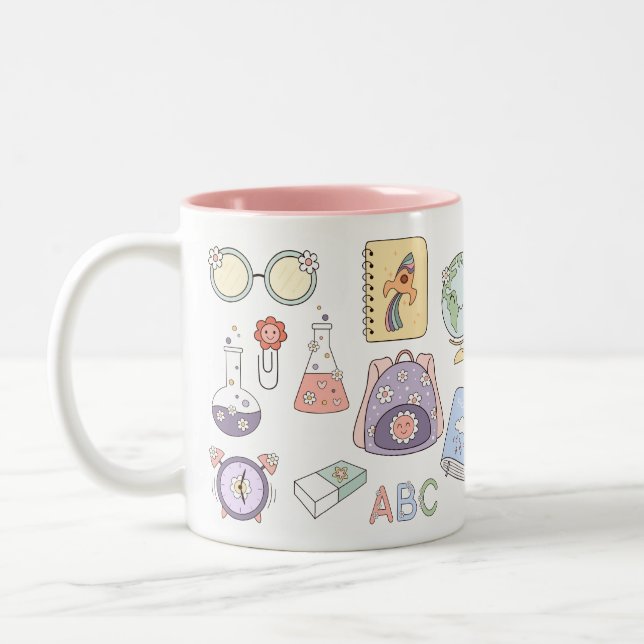 Caneca De Café Em Dois Tons First Day of School Mug – Cute Classroom Icons (Esquerda)