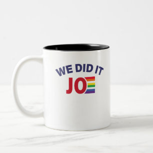 Caneca De Café Em Dois Tons Fizemos O Joe Orgulho gay