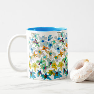 Caneca De Café Em Dois Tons Flores azuis de cor aquosa