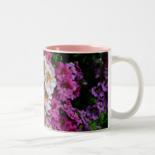 Caneca De Café Em Dois Tons Flores borboletas brancas, cor-de-rosa e roxo