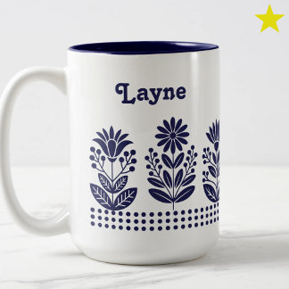Caneca De Café Em Dois Tons Flores de Arte Popular Azul Minimalista Moderno No