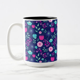 Caneca De Café Em Dois Tons Flores Delicadas e Detalhes Botânicos
