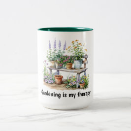 Caneca De Café Em Dois Tons Flores e banco de madeira
