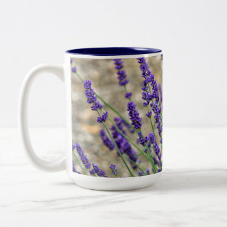 Caneca De Café Em Dois Tons Flores lavandas