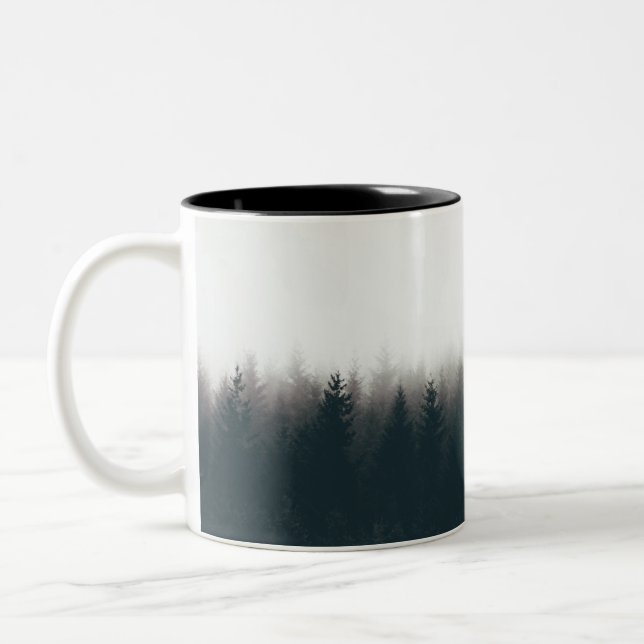 Caneca De Café Em Dois Tons Fogggy Forest Pine Mountain Aestic Art (Esquerda)