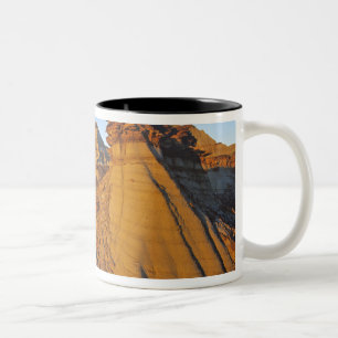Caneca De Café Em Dois Tons Formações de Badlands no Parque Provincial dos Din
