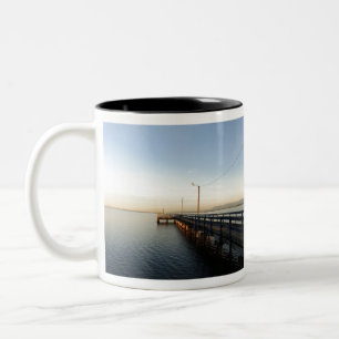 Caneca De Café Em Dois Tons Fotografia de paisagem de praia na praia crescente