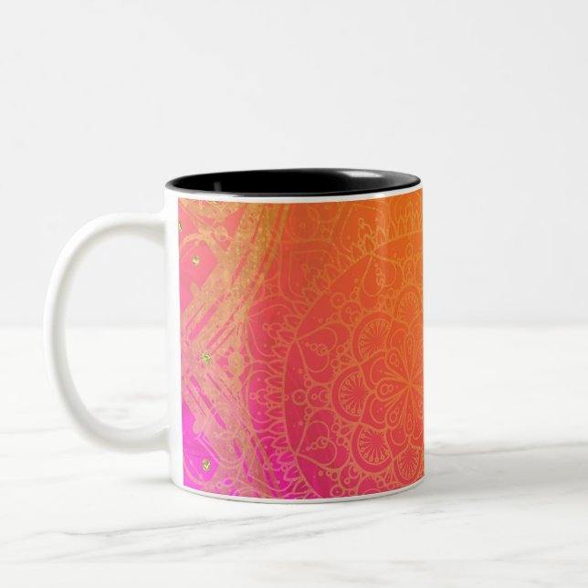 Caneca De Café Em Dois Tons Fúcsia Laranja e Dourado Glam Mandala Indiano (Esquerda)