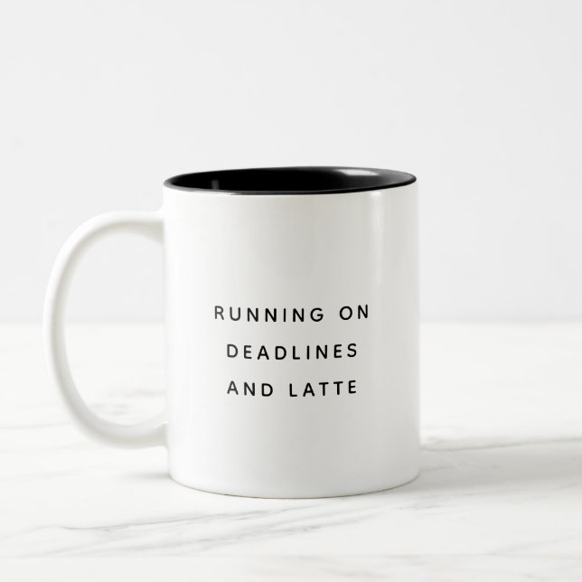 Caneca De Café Em Dois Tons Fun Deadlines Coworker Latte Cute Trendy Quote (Esquerda)