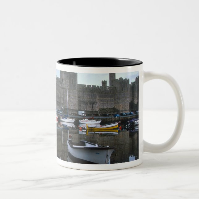 Caneca De Café Em Dois Tons Gales, castelo de Caernarfon, um dos (Direita)