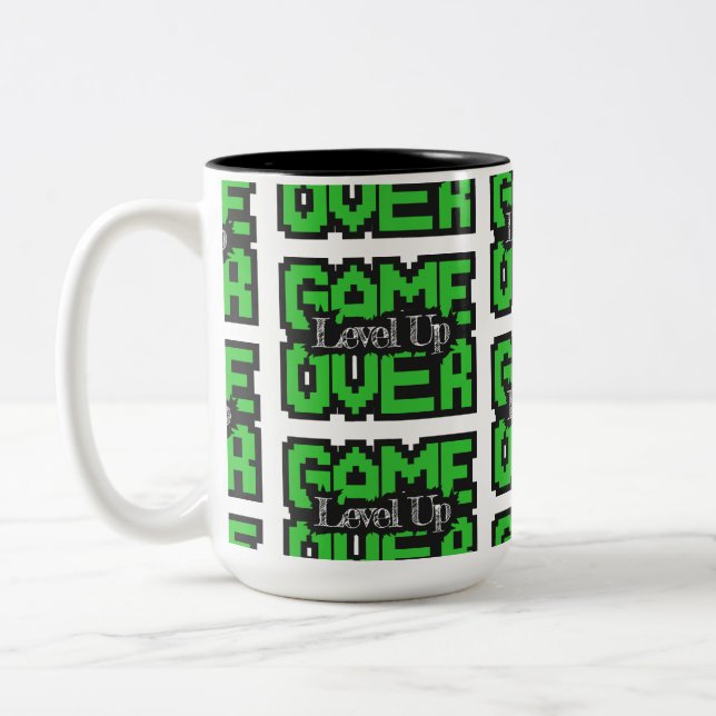 Caneca De Café Em Dois Tons Game Over, Level Up: Retro Pixel Sandbox Adventure (Esquerda)