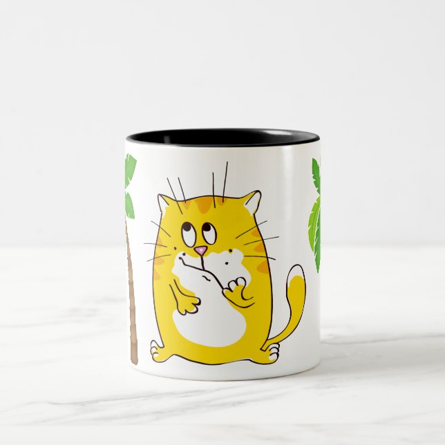 Caneca De Café Em Dois Tons Gatinho amarelo bonito entre palmeiras (Centro)