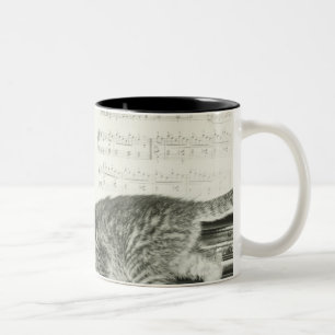 Caneca De Café Em Dois Tons Gatinho dois que joga no teclado de piano, (B&W)