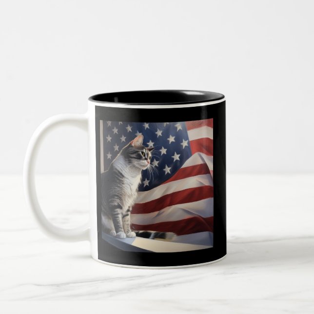 Caneca De Café Em Dois Tons Gato Egeu em frente à bandeira americana (Esquerda)