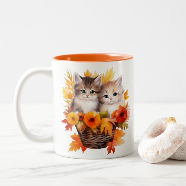 Caneca De Café Em Dois Tons Gatos de Gatinhos Fofos Personalizados na Cesta (Com Donut)