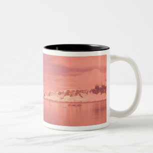 Caneca De Café Em Dois Tons Gelo, Neve, Icebergs nos canais ao longo da