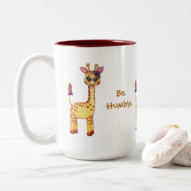 Caneca De Café Em Dois Tons Girafa De Bebê Cuja Cor Da Água (Com Donut)