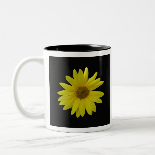 Caneca De Café Em Dois Tons Girassol amarelo no fundo preto (Esquerda)