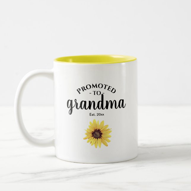 Caneca De Café Em Dois Tons Girassol pintado personalizado promovido à vovó (Esquerda)