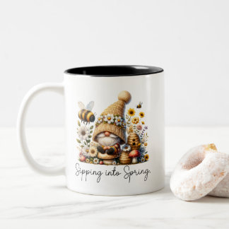 Caneca De Café Em Dois Tons Gnomo e Bee Primavera