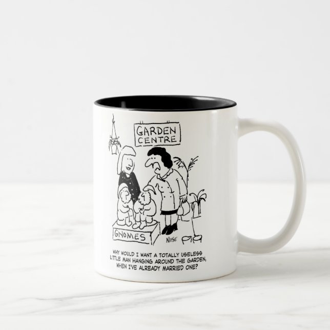 Caneca De Café Em Dois Tons Gnomo inútil no jardim. Jardineiro (Direita)