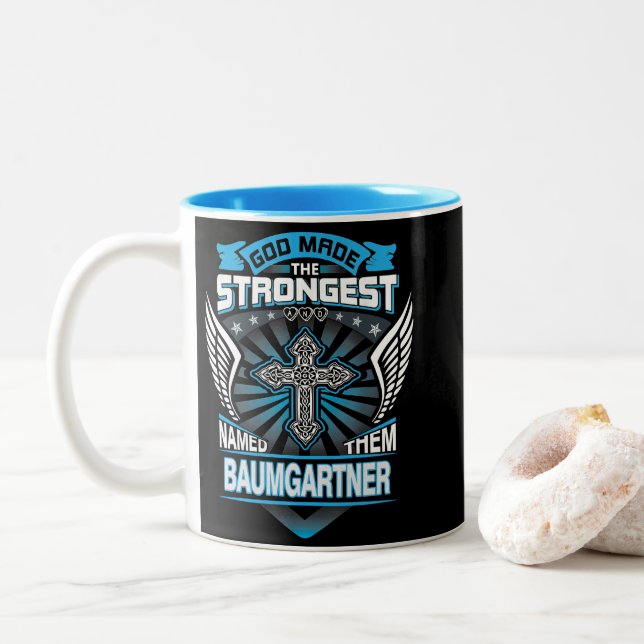 Caneca De Café Em Dois Tons God Made The Strongest And Named Them Baumgartner (Com Donut)