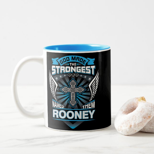 Caneca De Café Em Dois Tons God Made The Strongest And Named Them Rooney (Com Donut)
