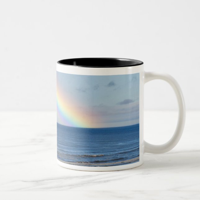 Caneca De Café Em Dois Tons Grande arco-íris sobre o oceano Pacífico em (Direita)