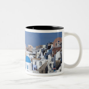Caneca De Café Em Dois Tons Grécia, Santorini. Torre sineira e cúpulas azuis d