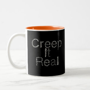 Caneca De Café Em Dois Tons Grite-o no Halloween do Font Desenhado em Mão Real