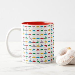 Caneca De Café Em Dois Tons Guarda-chuvas na chuva