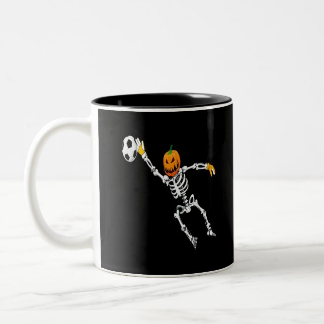 Caneca De Café Em Dois Tons Guardião de futebol do esqueleto (Esquerda)