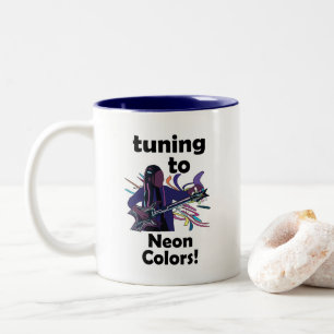 Caneca De Café Em Dois Tons Guitarrista Afinando para Favor de Festa de Cores