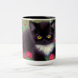 Caneca De Café Em Dois Tons Gustav Klimt Tuxedo Cat<br><div class="desc">Coffee Mug com um gato gustav Klimt tuxedo! Este adorável gatinho preto e branco se senta num campo de flores vermelhas,  azuis,  brancas e laranja. Um presente incrível para amantes de gatos e entusiastas de arte austríacos!</div>