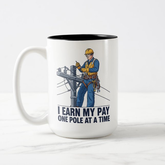 Caneca De Café Em Dois Tons Hardworking Electrician Quote (Esquerda)