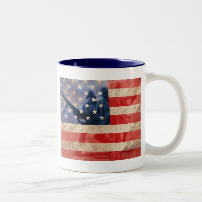 Caneca De Café Em Dois Tons Heróis americanos (Direita)