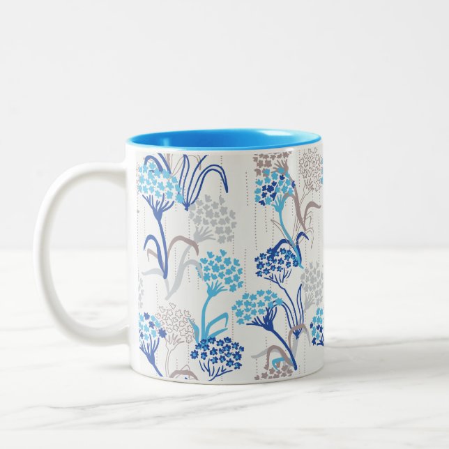 Caneca De Café Em Dois Tons Hídrangea floral leve e aérea (Esquerda)