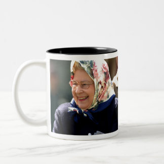 Caneca De Café Em Dois Tons HM Queen Elizabeth II