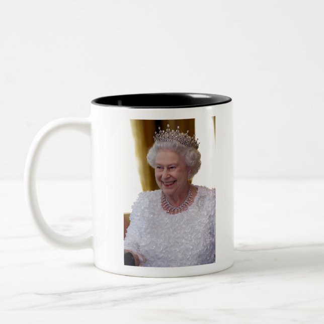 Caneca De Café Em Dois Tons HM Queen Elizabeth II Dublin (Esquerda)