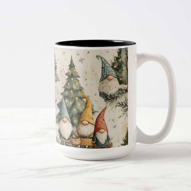 Caneca De Café Em Dois Tons Holiday Forest Gnomes With Lit Christmas Tree (Direita)