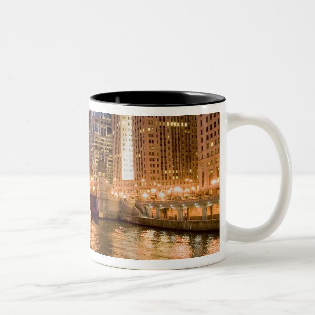 Caneca De Café Em Dois Tons Horizonte de Chicago, Illinois, e Rio Chicago às 2 (Direita)