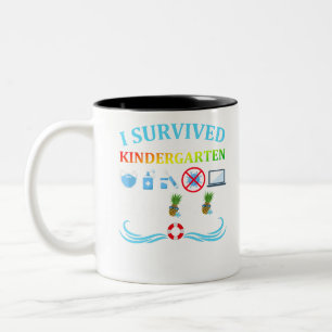 Caneca De Café Em Dois Tons I Sobreviveu À Classe De Jardim De Infância De Gra