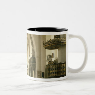 Caneca De Café Em Dois Tons Ideia do interior da igreja com