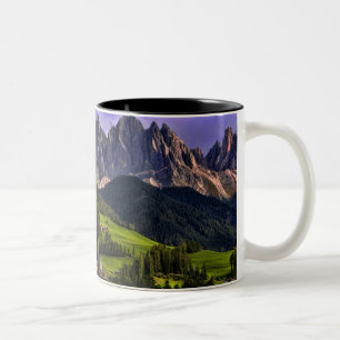 Caneca De Café Em Dois Tons Igreja solitária e isolada de Santa Madalena