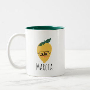 Caneca De Café Em Dois Tons Ilustração engraçada de desenho animado de limão a