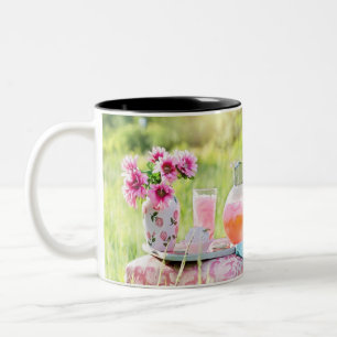 Caneca De Café Em Dois Tons Imagem de limonada rosa